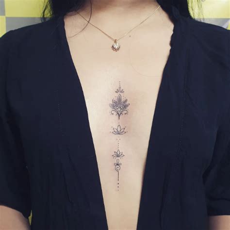 tatuagem no meio dos peitos|17 ideias de Tatto meio dos seios 